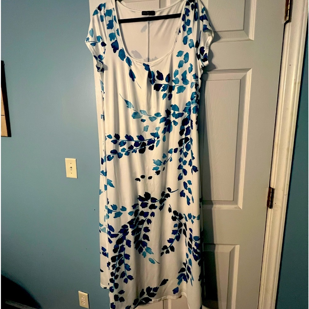Noracora Sun dress, size xl. Brand new, never worn.